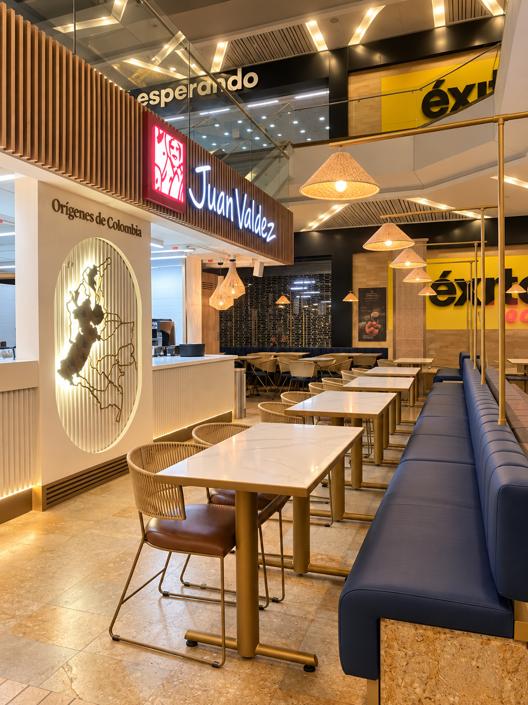 Juan Valdez — Barra de servicio, salón y mobiliario de tienda en centro comercial